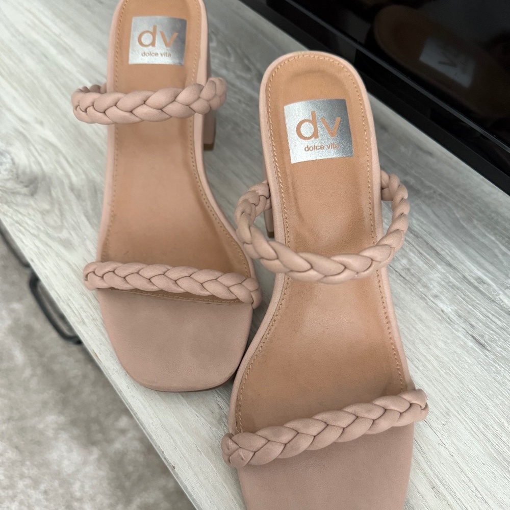 Size 6.5 Women’s Dolce Vita Heels